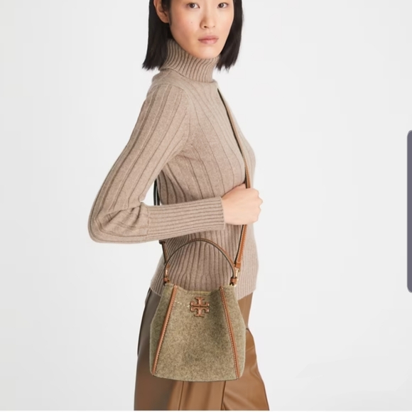 Tory Burch McGraw Felt Small Bucket Bag - Picture 1 of 8